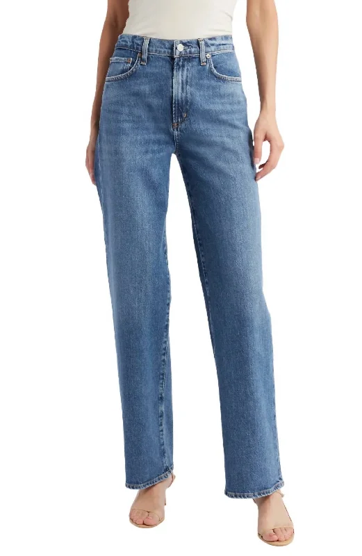 Harper Straight Leg Jeans In Fix