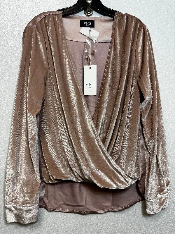 Top Long Sleeve By Vici In Dusty Pink, Size: M